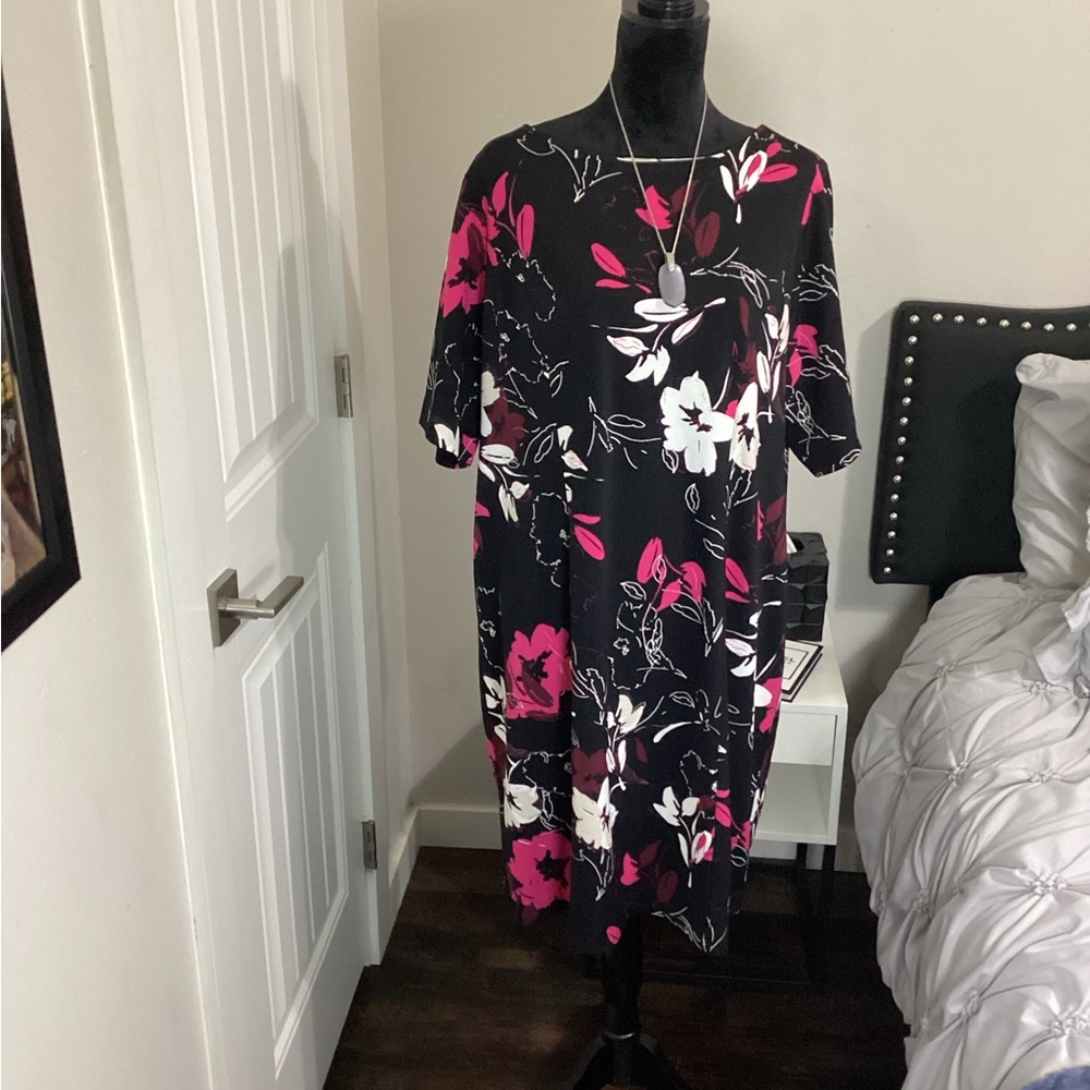 EUC - Alfani Women’s Dress Size 20 - Worn Once - Great Spring Dress!